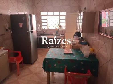 Casa com 3 Quartos à venda, 145m² no Luizote de Freitas, Uberlândia