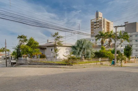 Casa com 4 Quartos à venda, 358m² no Centro, Tubarão