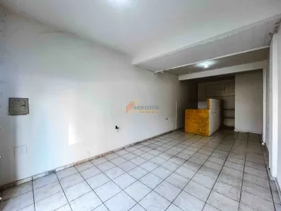 Ponto Comercial para alugar, 179m² no Padre Herculano Yanes, Divinópolis