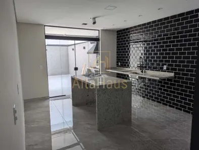 Casa com 3 Quartos à venda, 208m² no Vila Santa Isabel, São Paulo
