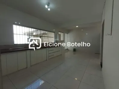 Casa com 6 Quartos à venda, 230m² no Tabajaras, Uberlândia