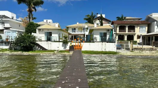 Casa com 5 Quartos à venda, 440m² no Lagoa da Conceição, Florianópolis
