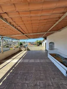 Casa com 2 Quartos para alugar, 200m² no Santa Cruz Industrial, Contagem