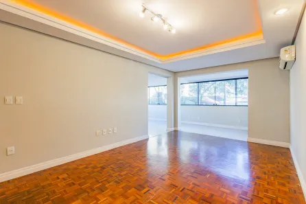 Apartamento com 3 Quartos à venda, 138m² no Passo da Areia, Porto Alegre