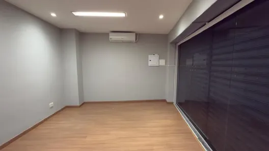 Ponto Comercial para alugar, 14m² no Centro, Nilópolis