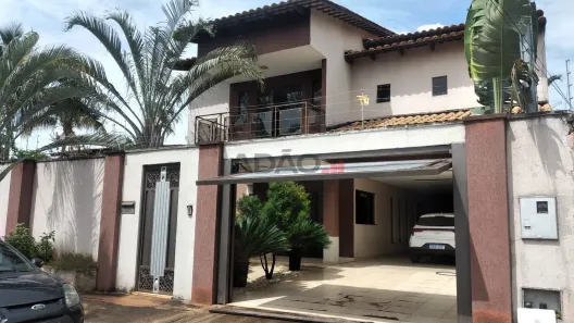 Sobrado com 4 Quartos à venda, 360m² no Residencial Balneário, Goiânia