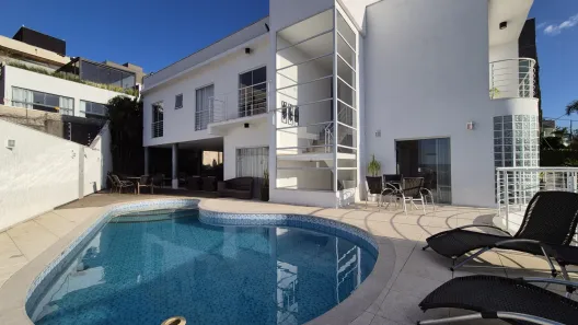 Casa de Condomínio com 4 Quartos à venda, 343m² no São Pedro, Juiz de Fora