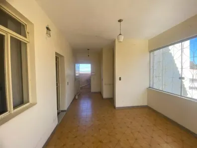 Casa com 4 Quartos para alugar, 50m² no Santa Mônica, Belo Horizonte