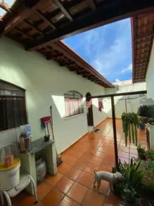 Casa com 4 Quartos à venda, 176m² no Waldemar Hauer, Londrina