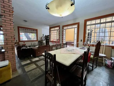 Casa com 3 Quartos à venda, 359m² no Buritis, Belo Horizonte