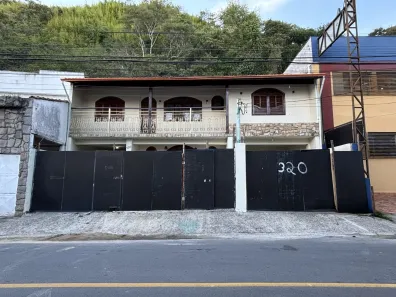 Ponto Comercial com 5 Quartos para alugar, 525m² no Cascatinha, Juiz de Fora