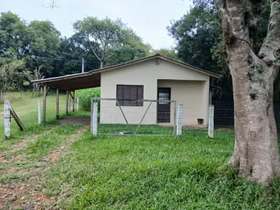 Casa com 2 Quartos para alugar, 40m² no Fiuza, Viamão