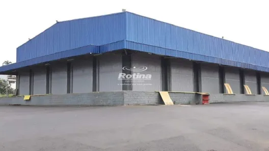 Galpão/Depósito/Armazém para alugar, 2500m² no Distrito Industrial, Uberlândia