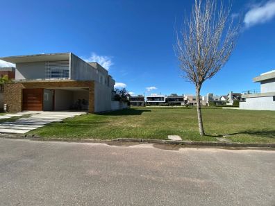 Lote/Terreno à venda, 420m² no Laranjal, Pelotas