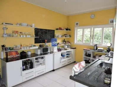 Casa de Condomínio com 4 Quartos à venda, 205m² no Jardim Indaiá, Embu das Artes