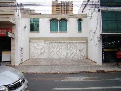 com 3 Quartos para alugar, 227m² no Centro, Limeira