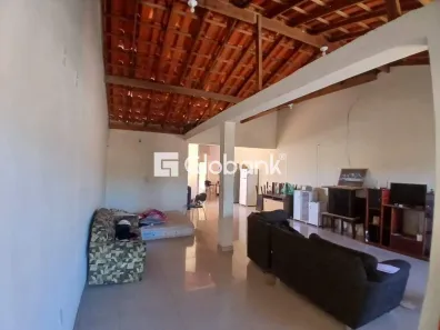Casa com 4 Quartos à venda, 240m² no Major Prates, Montes Claros