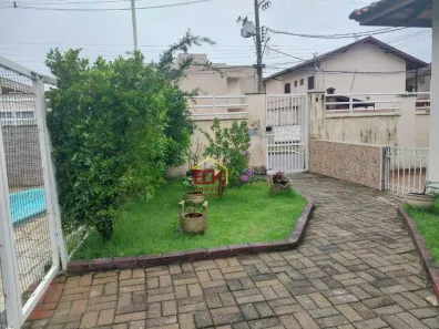 Sobrado com 2 Quartos à venda, 80m² no Balneário Gardem Mar, Caraguatatuba