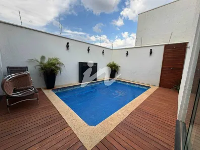 Sobrado com 4 Quartos à venda, 320m² no Alto Umuarama, Uberlândia