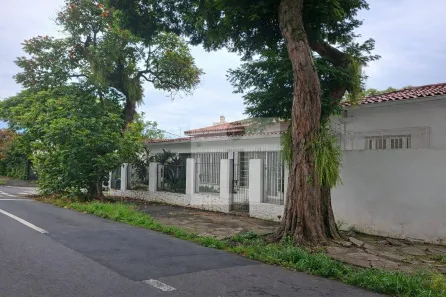 Imóvel Comercial com 7 Quartos para venda ou aluguel, 210m² no Vila Itapura, Campinas