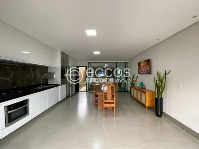 Casa com 3 Quartos à venda, 157m² no Planalto, Uberlândia