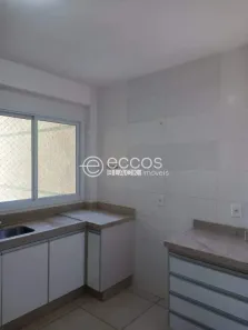 Apartamento com 3 Quartos para alugar, 130m² no Centro, Uberlândia