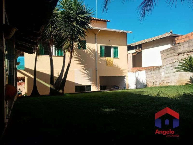 Casa com 4 quartos — Rio Branco, Belo Horizonte
