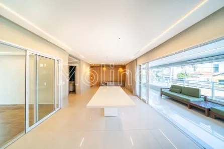 Apartamento com 3 Quartos para alugar, 240m² no Vila Gomes Cardim, São Paulo