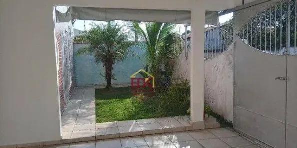 Casa com 3 Quartos para alugar, 120m² no Vila São Roque, Lorena