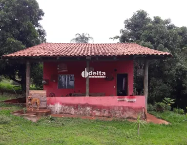 Fazenda/Sítio com 2 Quartos à venda, 50m² no Área Rural de Uberlândia, Uberlândia