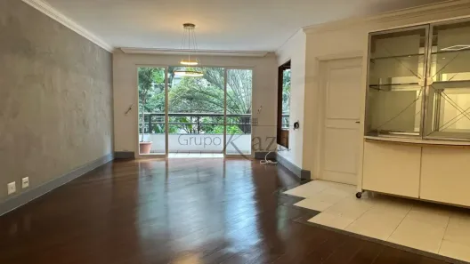 Apartamento com 3 Quartos para alugar, 170m² no Vila Nova Conceição, São Paulo