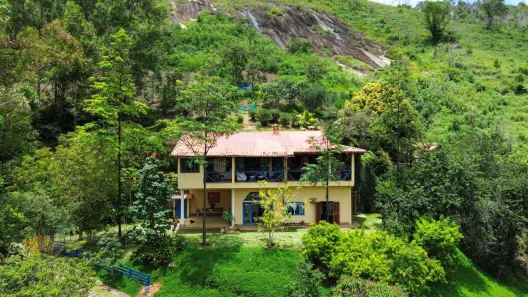 Casa com 3 Quartos à venda, 300m² no Pedro do Rio, Petrópolis
