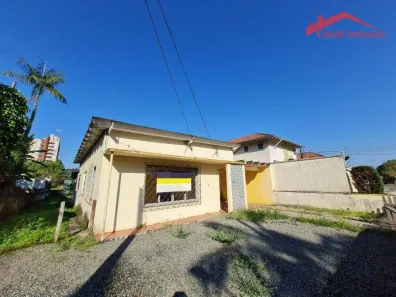 Casa com 3 Quartos à venda, 250m² no América, Joinville