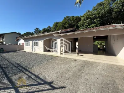 Casa com 3 Quartos à venda, 160m² no Boehmerwald, Joinville