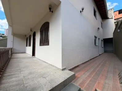 Casa com 3 Quartos para alugar, 110m² no Ouro Preto, Belo Horizonte
