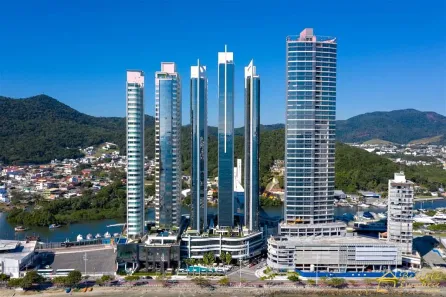 Apartamento com 4 Quartos para alugar, 237m² no Centro, Balneário Camboriú