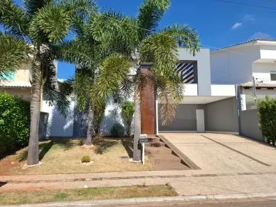 Casa de Condomínio com 3 Quartos à venda, 205m² no Jardins Madri, Goiânia
