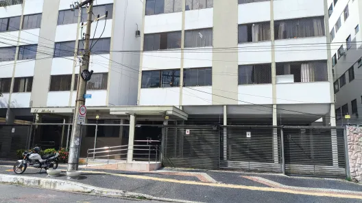 Apartamento com 3 Quartos para alugar, 80m² no Setor Bueno, Goiânia