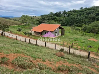 Fazenda/Sítio com 3 Quartos à venda, 190m² no Vila São Geraldo, São José dos Campos