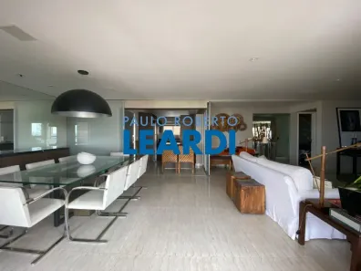 Apartamento com 3 Quartos à venda, 198m² no Alto de Pinheiros, São Paulo