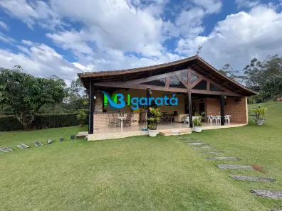 Fazenda/Sítio com 4 Quartos à venda, 300m² no Centro, Igaratá