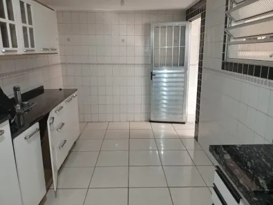 Casa com 2 Quartos para alugar, 130m² no Jardim Trianon, Taboão da Serra