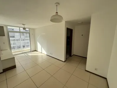 Apartamento com 3 Quartos para alugar, 69m² no Centro, Maricá