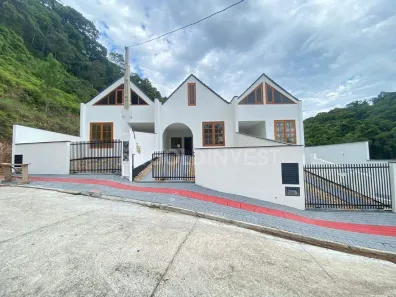 Casa com 3 Quartos para alugar, 150m² no Nova Brasília, Brusque