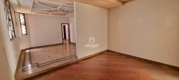 Prédio Comercial com 4 Quartos para alugar, 300m² no São José, Montes Claros