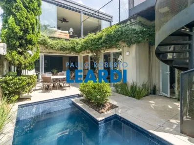 Casa com 3 Quartos à venda, 485m² no Pacaembu, São Paulo