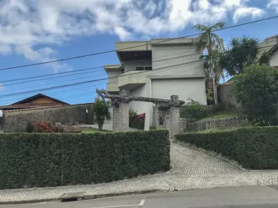 Sobrado com 3 Quartos à venda, 418m² no Bom Retiro, Joinville