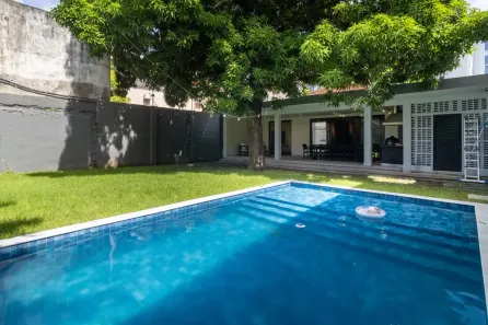 Casa com 3 Quartos para alugar, 320m² no Graças, Recife