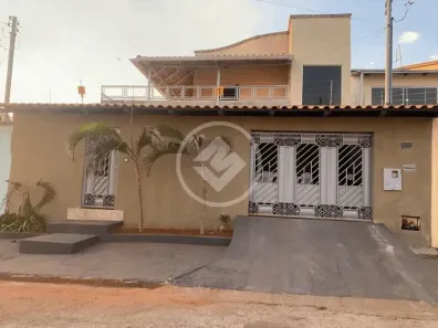 Sobrado com 5 Quartos à venda, 207m² no Residencial Recreio Panorama, Goiânia