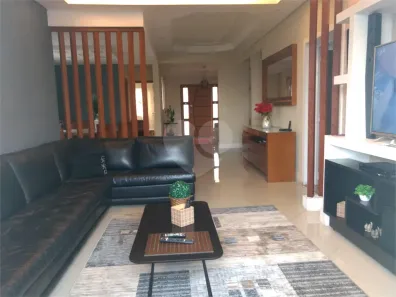 Sobrado com 4 Quartos à venda, 322m² no Cidade São Francisco, São Paulo
